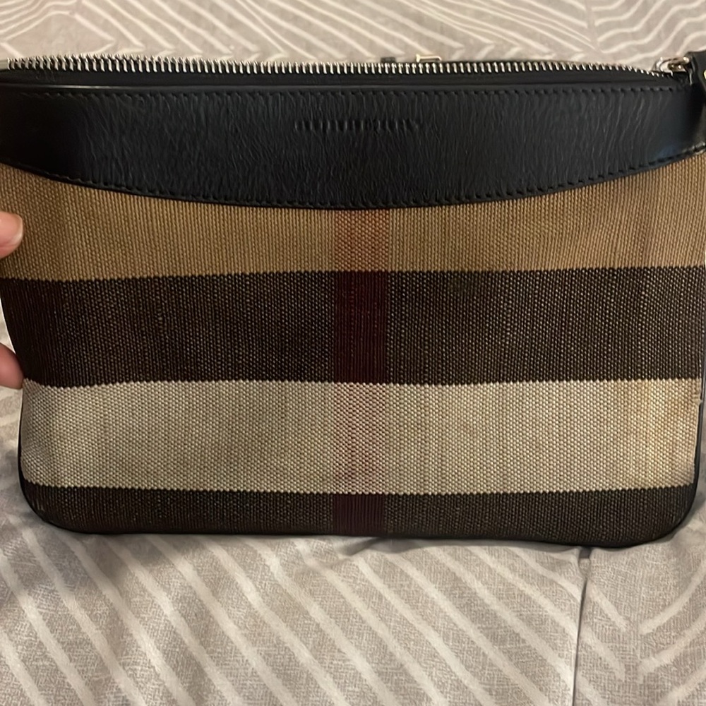 Burberry Crossbody - Picture 4 of 4